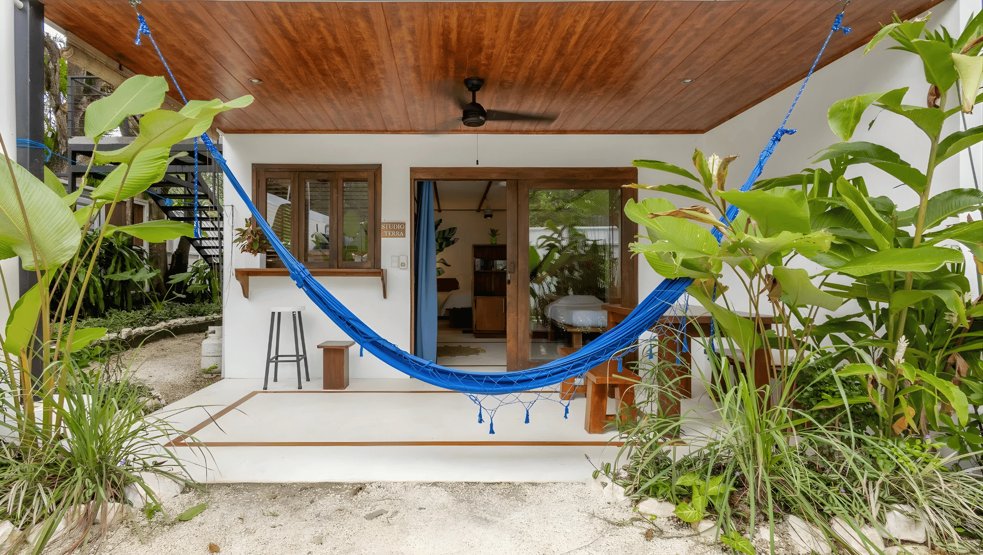 How Americans Actually Get Residency in Costa Rica (2026 Guide)