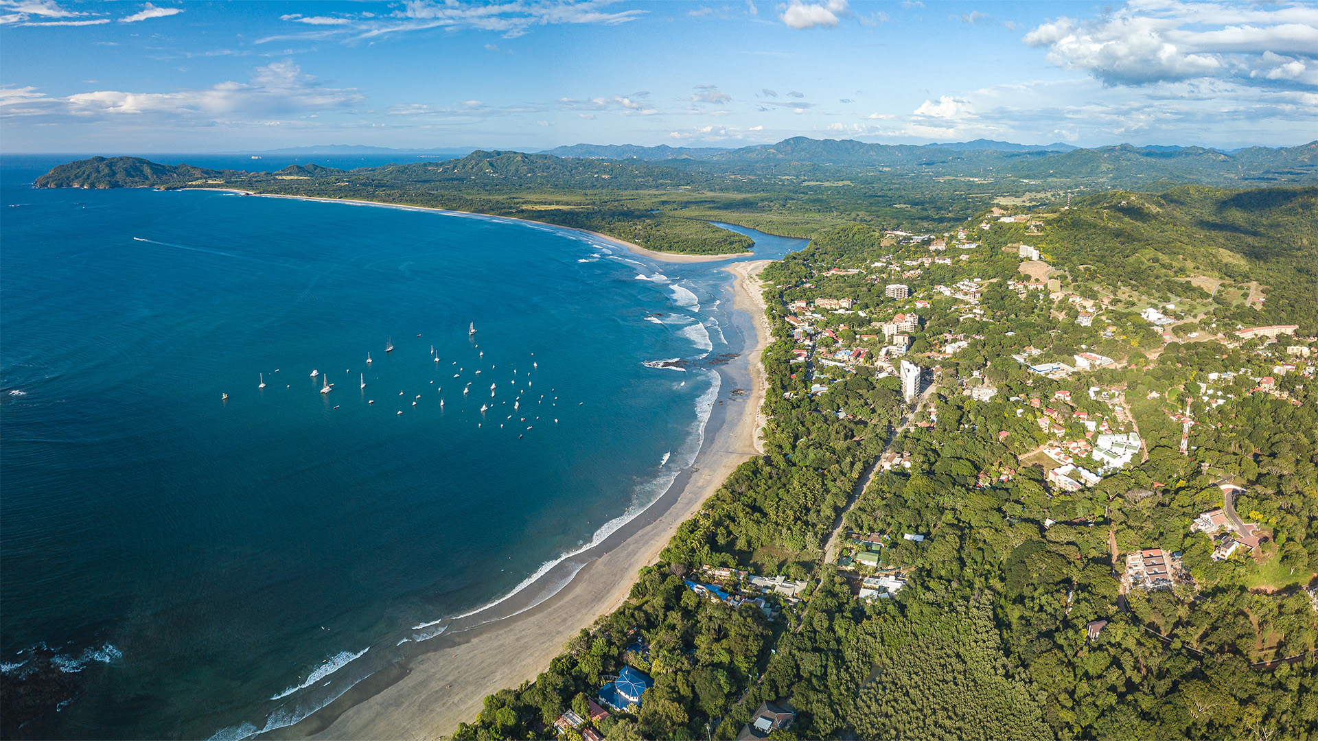 How to Choose Between Beachfront and Hillside Properties in Tamarindo