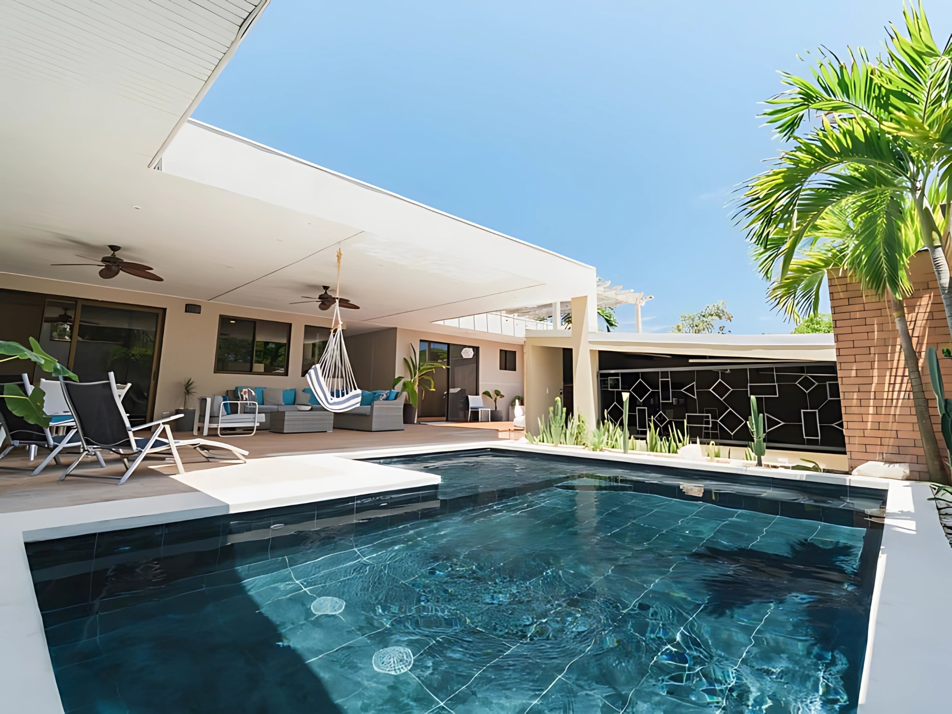 Discover the Pros and Cons of Investing in Santa Teresa Beachfront Properties